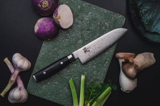 YAXELL RAN | SANTOKU nuga 165 mm | 69 kihti VG-10 damaskuseterasest